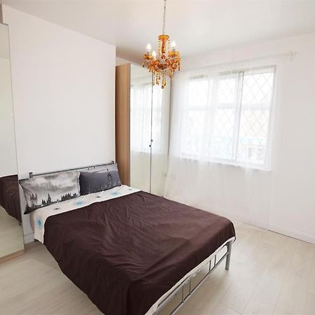 Regent Guest House Бърнли Екстериор снимка