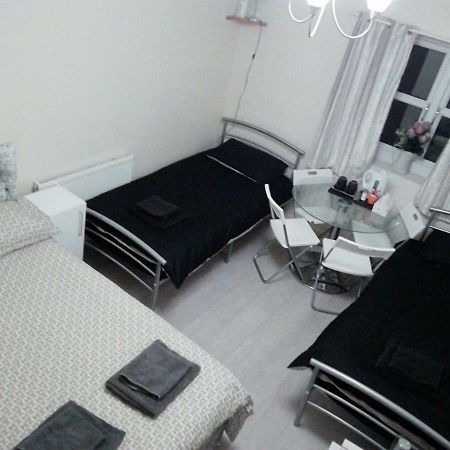 Regent Guest House Бърнли Екстериор снимка