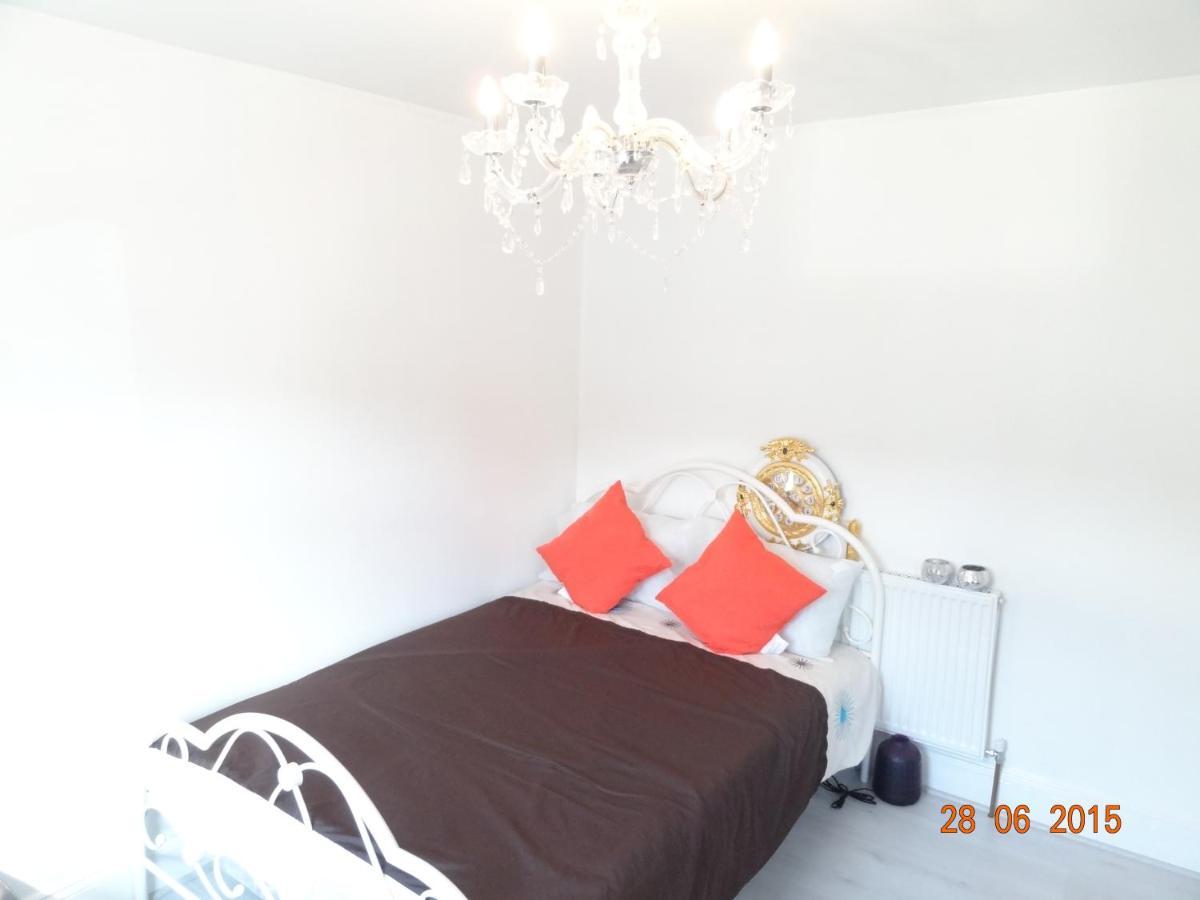 Regent Guest House Бърнли Екстериор снимка