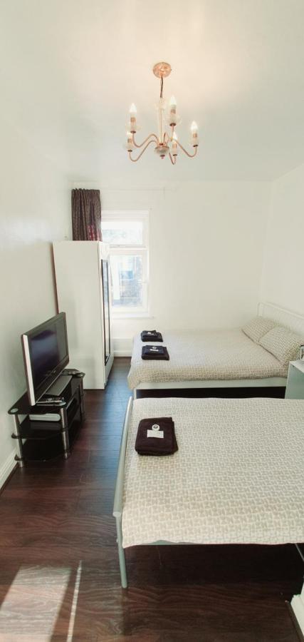 Regent Guest House Бърнли Екстериор снимка